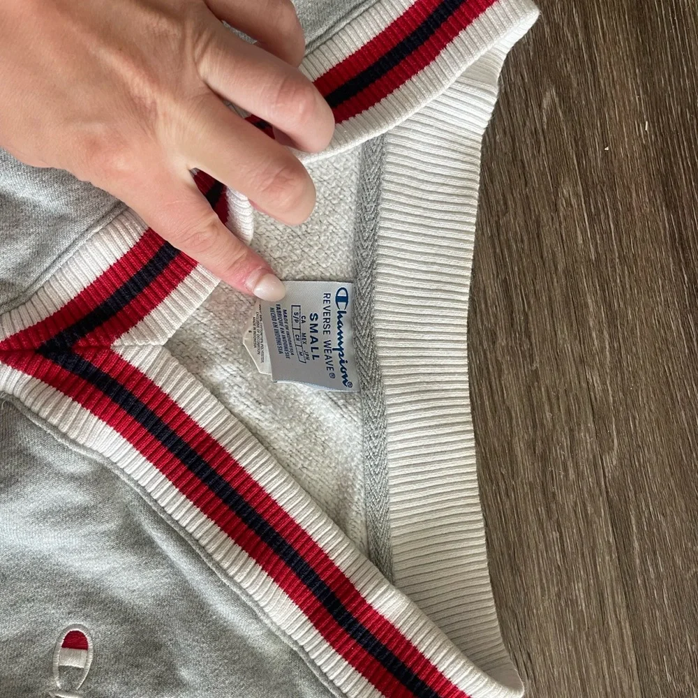 Champion cropped Gray Sweatshirt with Red and White Accents - Picture 3 of 5